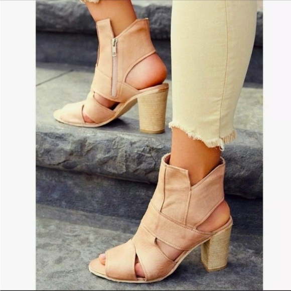 Free People Effie Stacked Heel Cut Out Leather Bootie - Picture 2 of 14